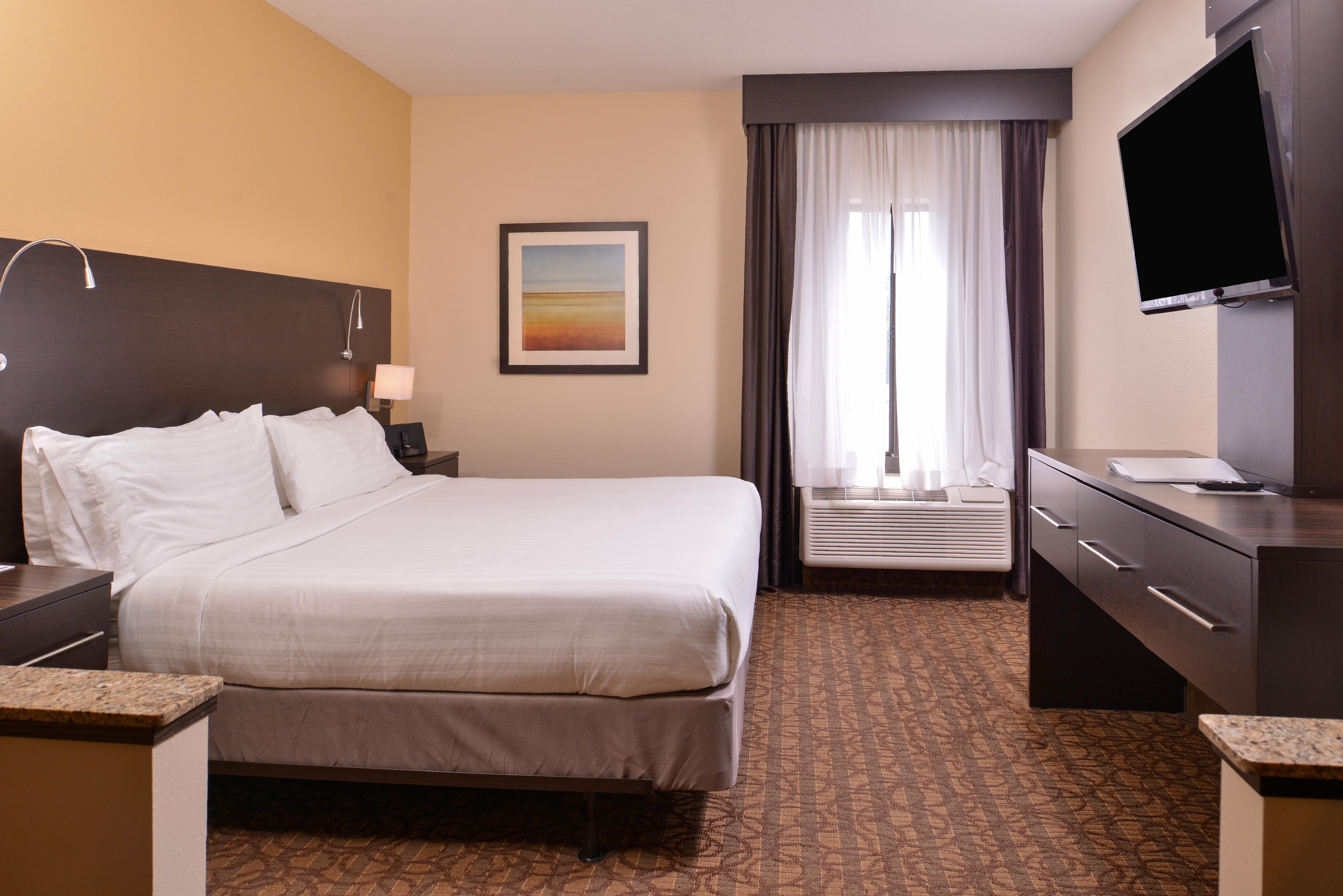 Express & West I-70 Wanamaker By Ihg Hotel