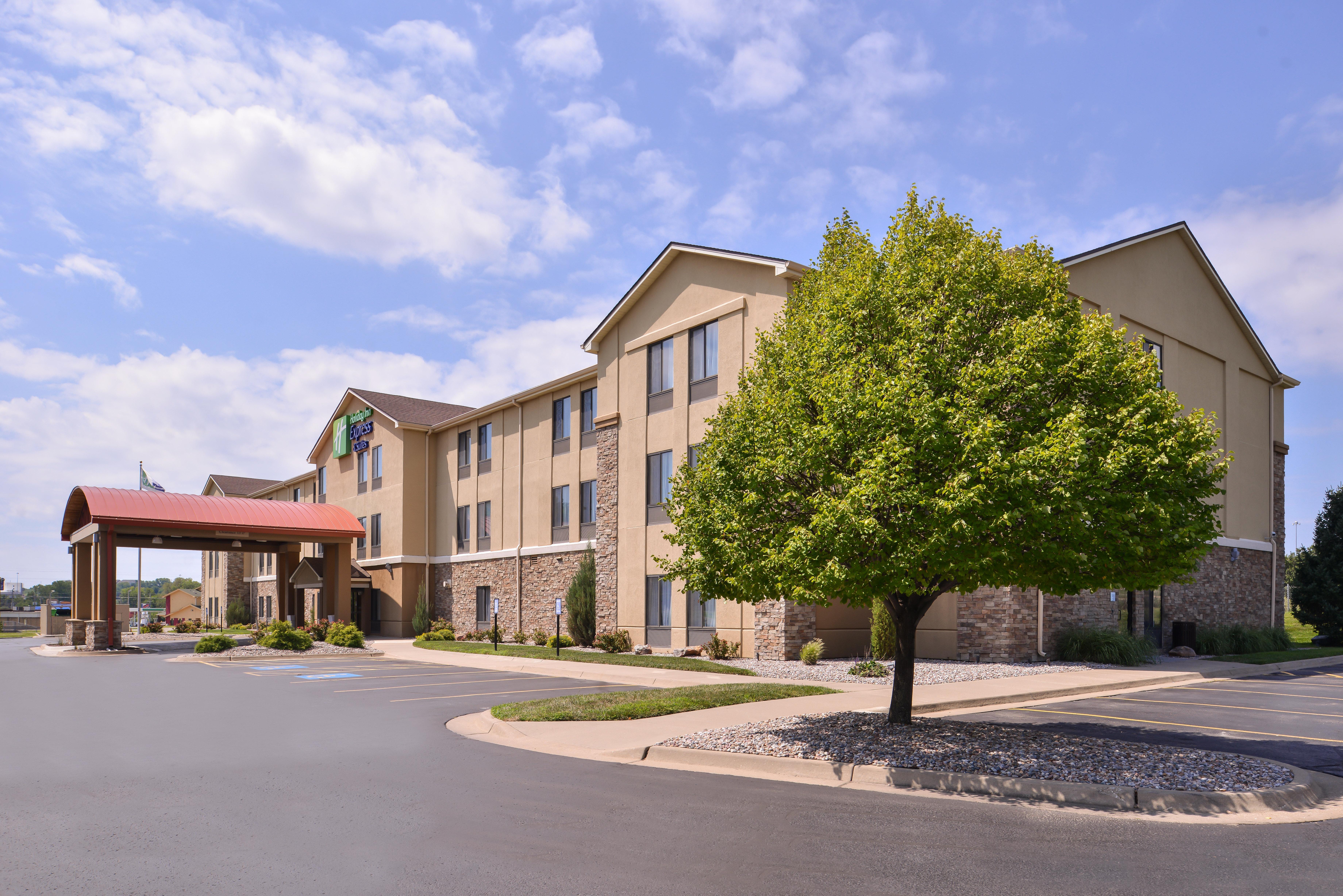 Express & West I-70 Wanamaker By Ihg 2* Topeka