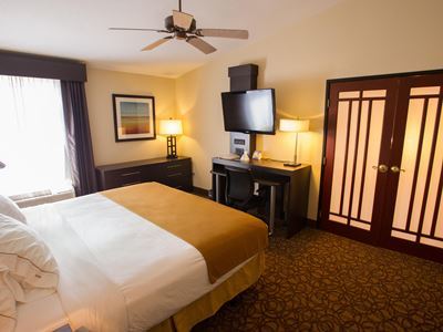 Express & West I-70 Wanamaker By Ihg Hotel
