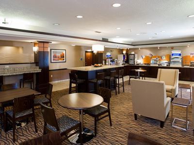 Express & West I-70 Wanamaker By Ihg Hotel 2*