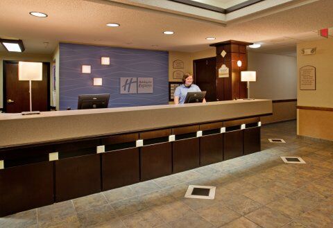 Hotel Express & West I-70 Wanamaker By Ihg Topeka
