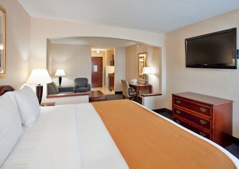 Express & West I-70 Wanamaker By Ihg 2*